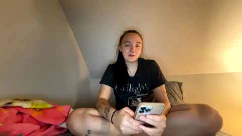 Snapshot of lulubaby03 chatting on September 18, 5:00 am lulubaby03 online show from September 18, 5:00 am