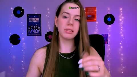 Sweet Lumi online show from May 28, 7:39 am