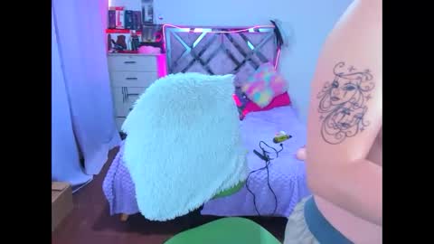 luna_analya online show from October 21, 12:32 pm