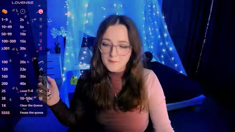 luna_berryy online show from October 28, 8:43 pm