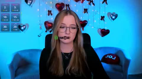 luna_berryy online show from February 27, 8:01 pm