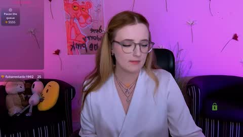 luna_berryy online show from May 22, 7:31 pm