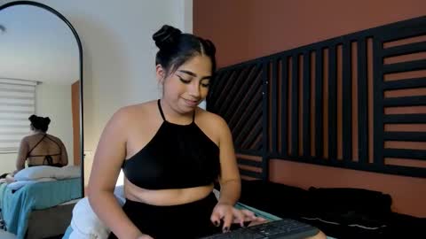 luna_cute14 online show from March 14, 9:30 pm