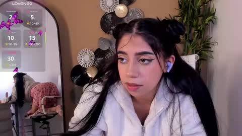 luna_cute14 online show from March 13, 9:18 pm