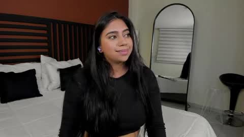 luna_cute14 online show from May 16, 9:24 pm