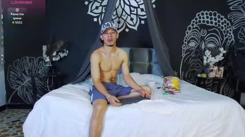 Luna  Dante online show from April 14, 11:57 am