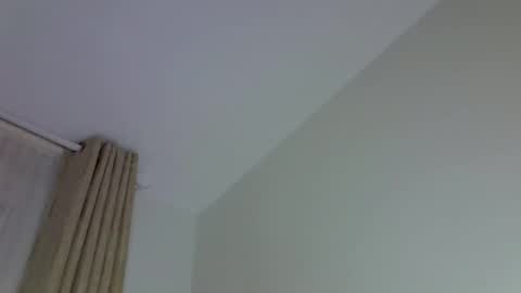 maskedmalkia online show from April 16, 1:49 am