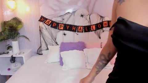luna_hot_ass online show from October 29, 9:26 pm