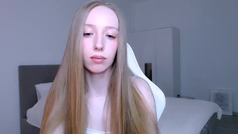 Luna online show from February 20, 9:28 pm