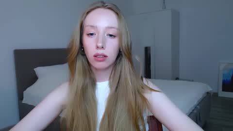 Snapshot of luna_insanity chatting on February 26, 10:15 pm Luna online show from February 26, 10:15 pm