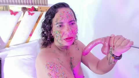 luna_naughty1 online show from April 22, 2:52 am
