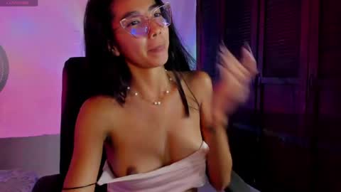 Luna Roja26 online show from June 25, 5:12 am