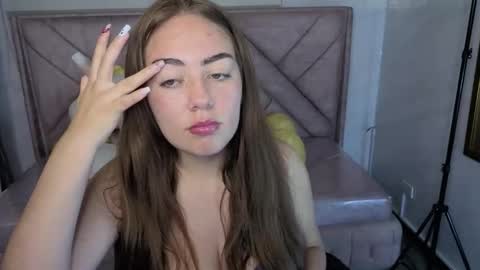 Live 1000pm 600am COLOMBIAN HOUR online show from November 13, 3:20 am