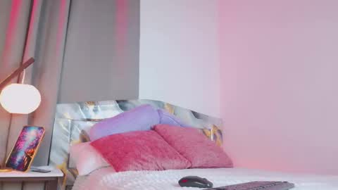 luna_valen online show from November 24, 8:18 pm