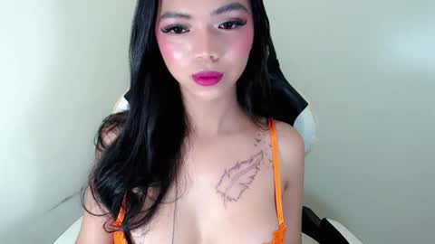 luna_whitedoll online show from April 14, 12:36 am