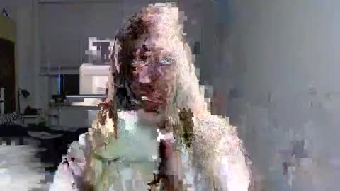 L U N A  online show from October 29, 6:48 am