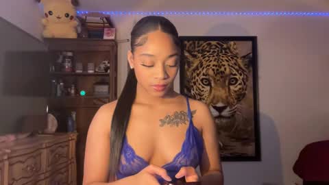 lunaa_11 online show from February 28, 10:06 pm