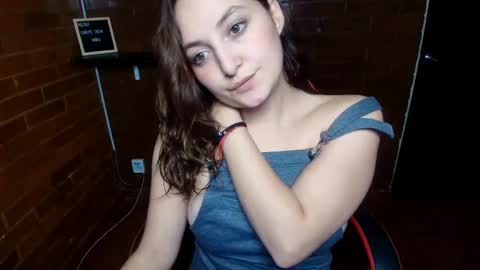 lunaa_m_ online show from February 18, 12:26 am