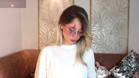 Snapshot of lunaagrey_ chatting on October 23, 4:25 am Luna online show from October 23, 4:25 am