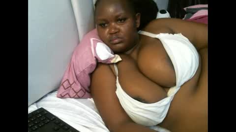 lunabloom01 online show from October 28, 2:34 am