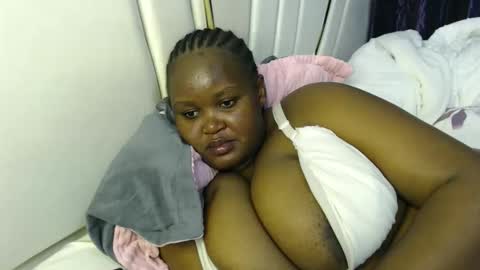 lunabloom01 online show from February 7, 4:37 am