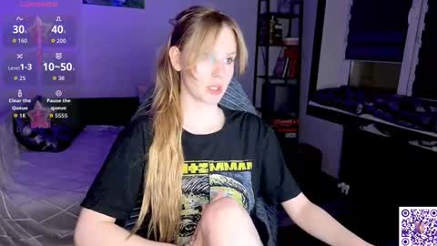 Britney online show from March 11, 7:39 pm