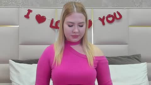 Snapshot of lunahouston chatting on February 23, 4:02 pm LunaHouston online show from February 23, 4:02 pm