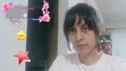 Snapshot of lunamoon_17 chatting on December 3, 10:45 pm LUNA online show from December 3, 10:45 pm