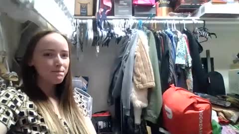 Snapshot of lunapixie2020 chatting on October 28, 6:53 pm lunapixie2020 online show from October 28, 6:53 pm