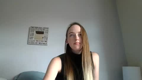 Snapshot of lunapixie2020 chatting on September 23, 6:14 pm lunapixie2020 online show from September 23, 6:14 pm