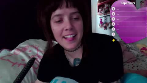 lunarqueen420 online show from May 3, 2:45 pm