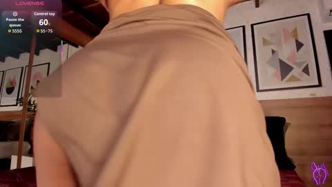 Luna Ruso  online show from October 10, 9:19 pm