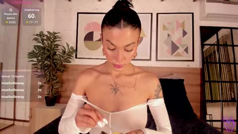 Luna Ruso  online show from November 4, 7:37 pm