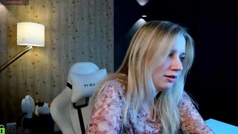 LunasShine online show from December 4, 4:12 am