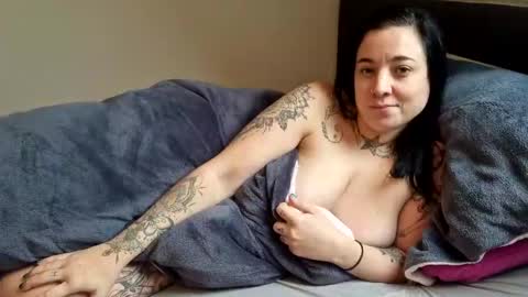 Luna  powered by bitch dust online show from February 10, 2:48 pm