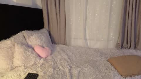 lunavelvet7 online show from March 19, 7:19 pm