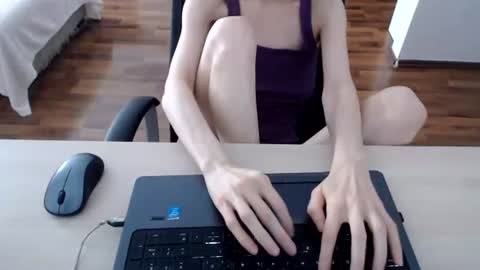 lunavibe_ online show from June 27, 11:27 am