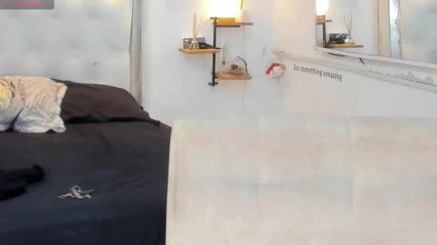 Snapshot of lunay_xtreemboy chatting on October 23, 3:19 am Lunay online show from October 23, 3:19 am