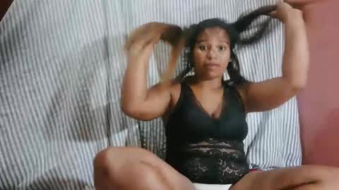 luniah online show from April 30, 8:57 pm