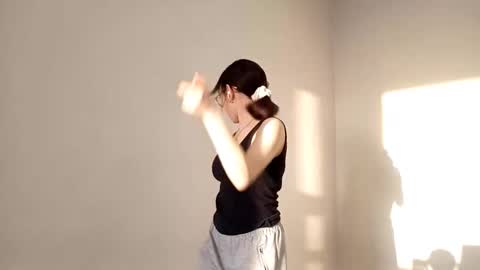 Roxie online show from March 17, 2:11 pm