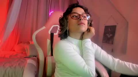 Luci   online show from June 24, 4:19 am