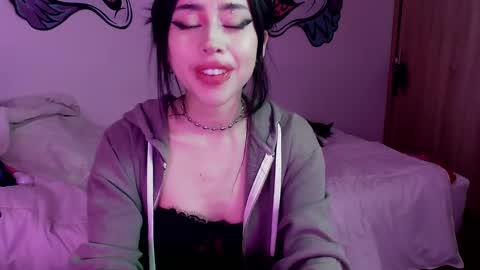 Valerie  April   online show from December 6, 1:02 am