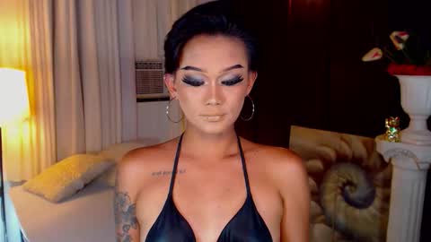 AdriannaFowks online show from April 16, 2:33 am