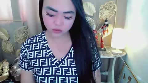 Trina online show from May 17, 1:59 am