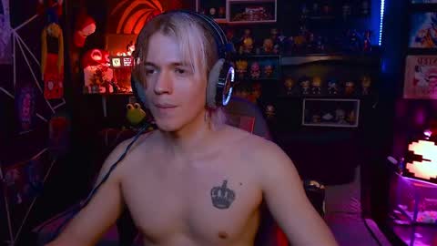 Snapshot of lustymatt chatting on October 14, 6:38 am lustymatt online show from October 14, 6:38 am