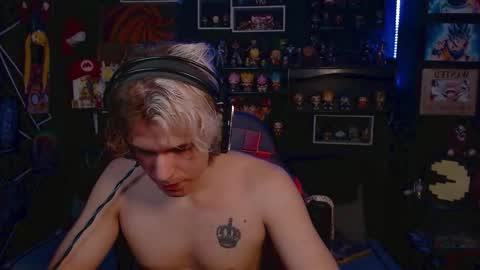 Snapshot of lustymatt chatting on October 9, 4:18 am lustymatt online show from October 9, 4:18 am