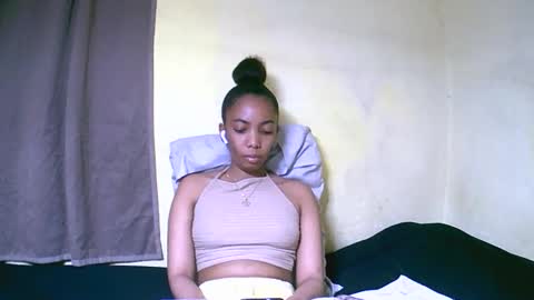 lutchia online show from October 1, 8:08 pm