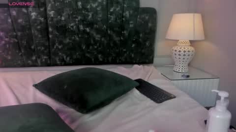 lux_bitchx online show from April 16, 5:18 am