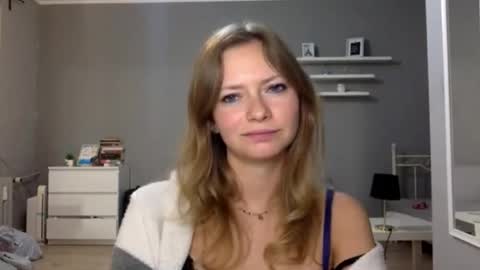 Millie online show from December 18, 10:38 pm