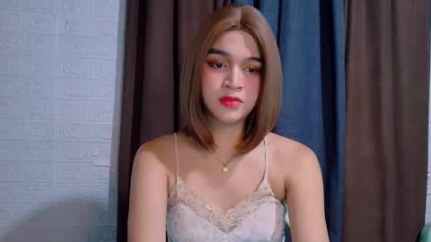 queen lux online show from February 23, 6:37 am